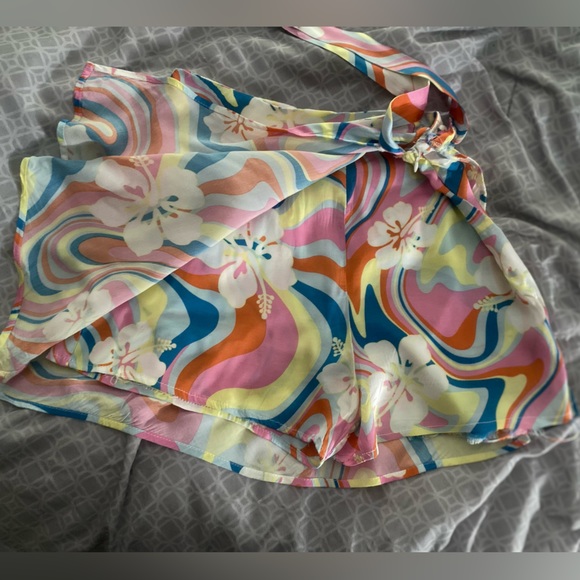 ⭐️Forever 21⭐️ Tropical Floral Print Mini Skort - Picture 3 of 6